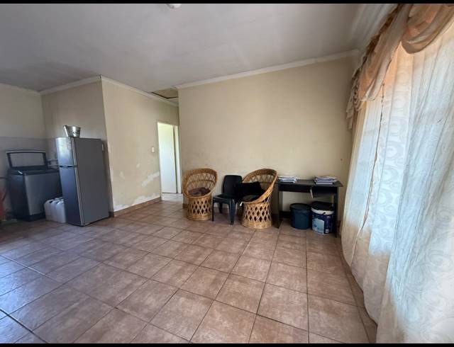 2 BEDROOM APARTMENT FOR SALE IN RUSTENBURG CENTRAL